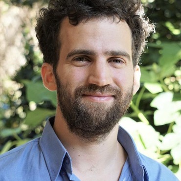 Head-and-shoulders portrait of Itai Linial